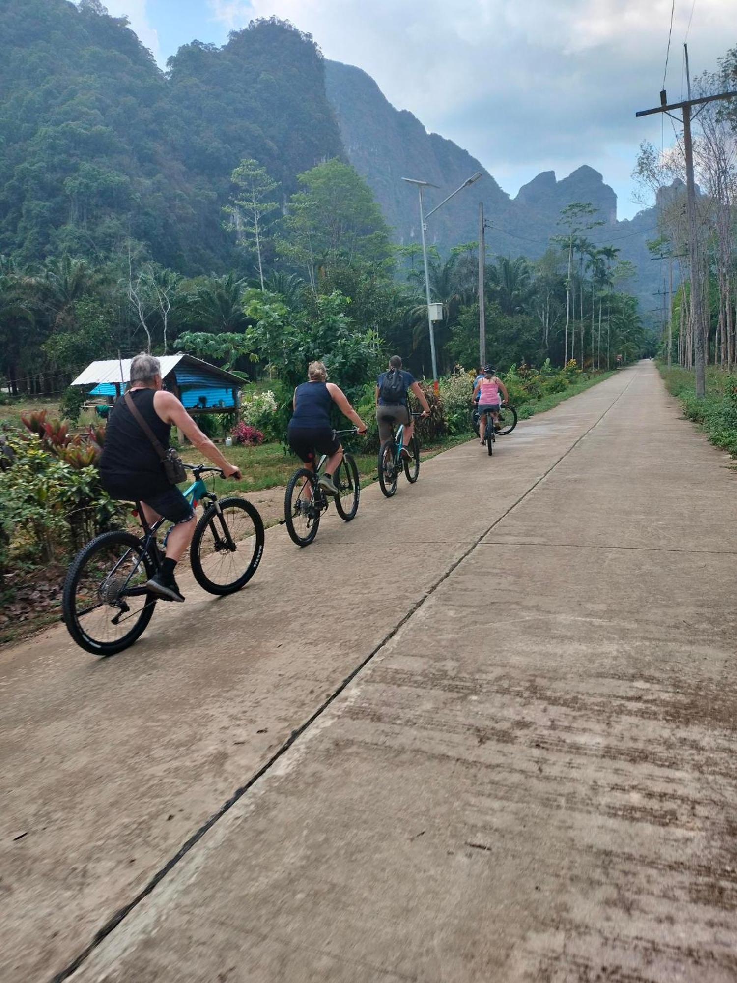 Anurak Community Lodge - Sha Plus Khao Sok National Park Buitenkant foto