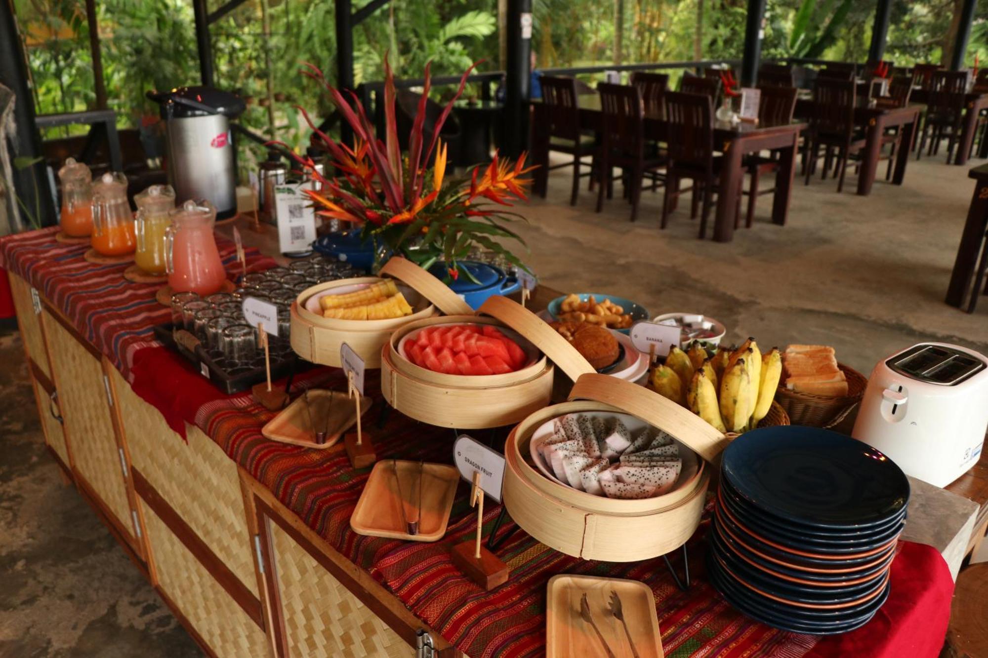 Anurak Community Lodge - Sha Plus Khao Sok National Park Buitenkant foto