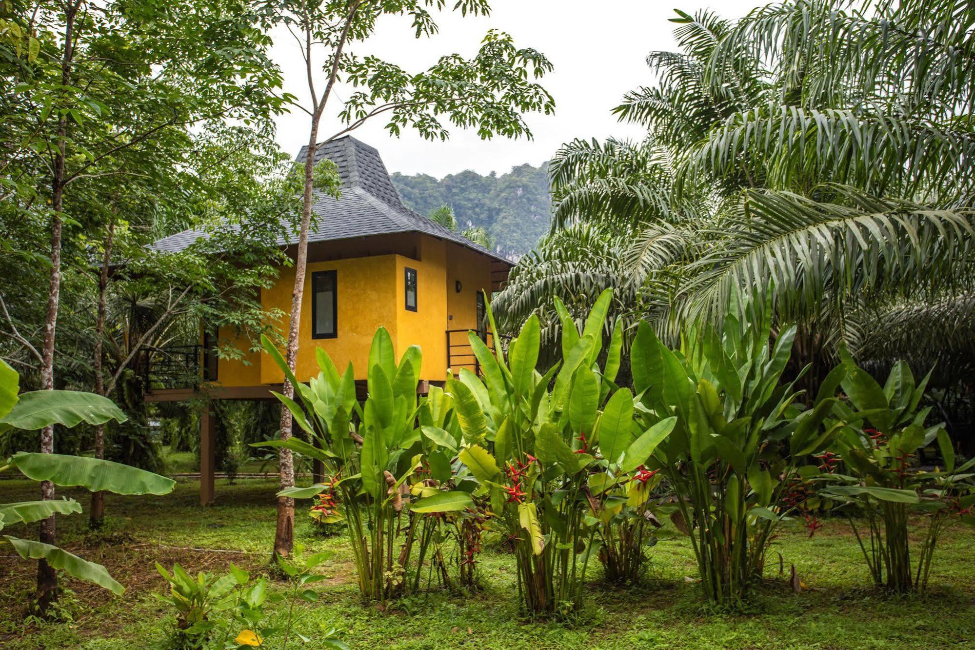 Anurak Community Lodge - Sha Plus Khao Sok National Park Buitenkant foto